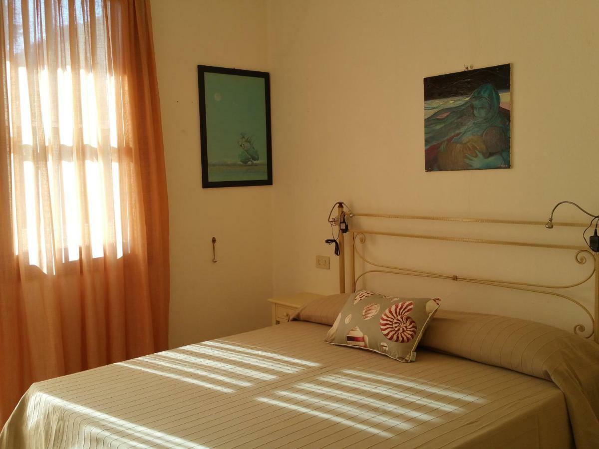 Residence Frontemare ซานตา เตเรซา กัลลูรา ภายนอก รูปภาพ